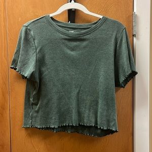 Green cropped tee